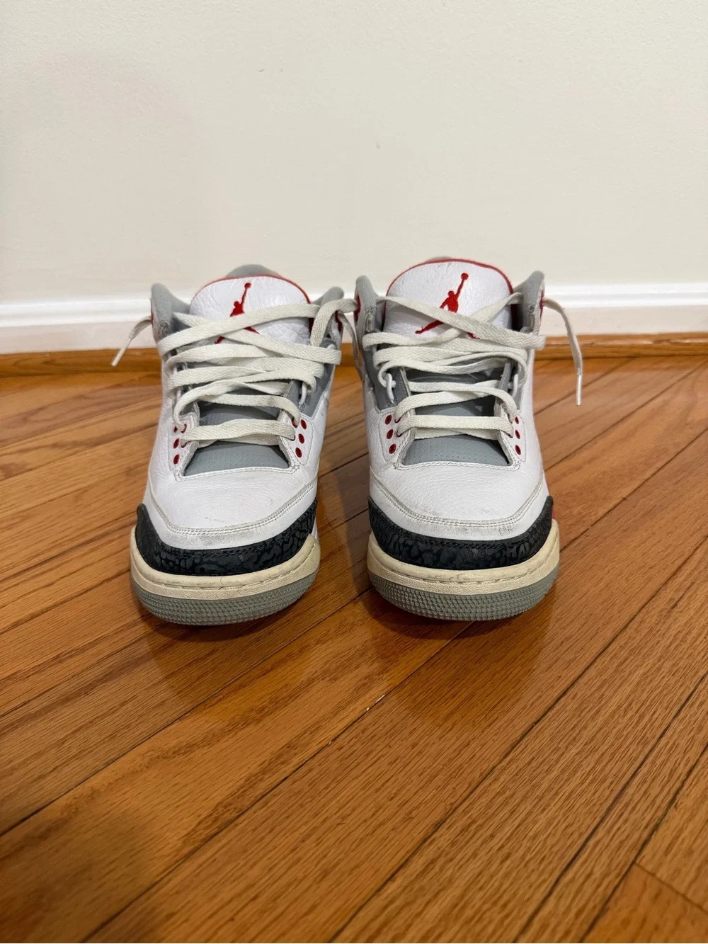 Retro Jordan ‘Fire Red’ 3 Men’s White, Red & Black Retro Sneakers